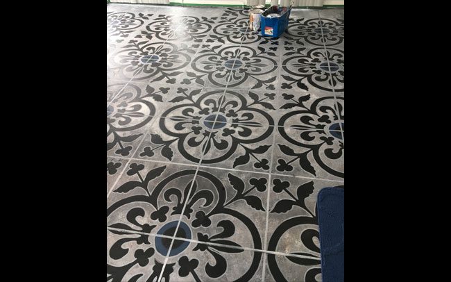 peinture-decorative-plancher-beton-peint-1
